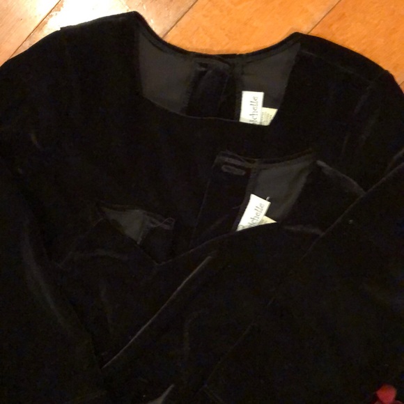 Jona Michelle - Christmas Formals (2) - Picture 2 of 3